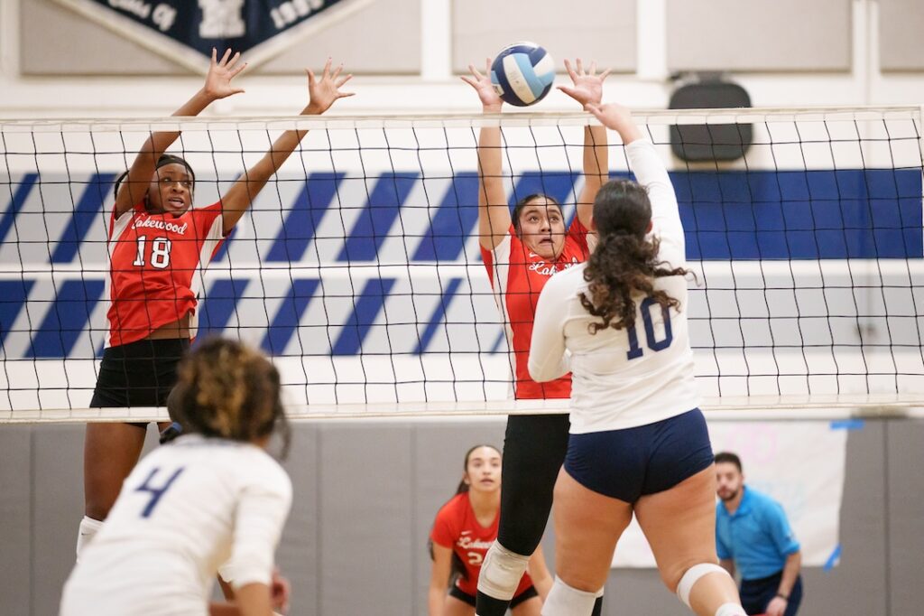 LakewoodvsMayfair 1